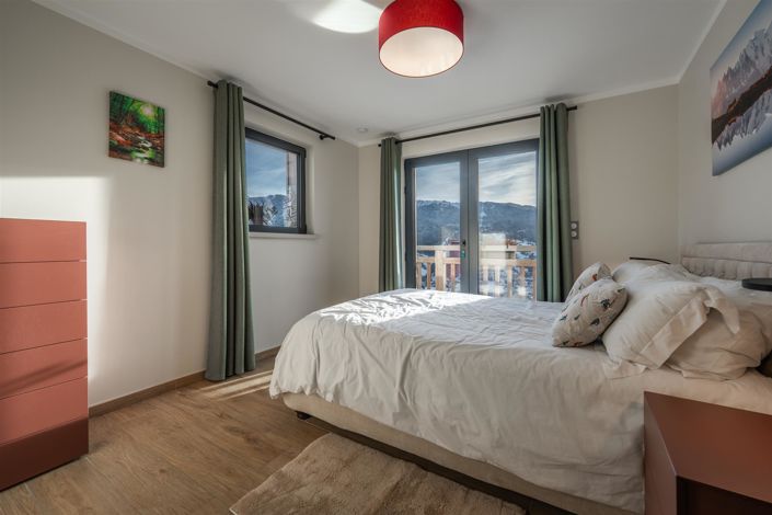 Image No.20-6 Bed House for sale