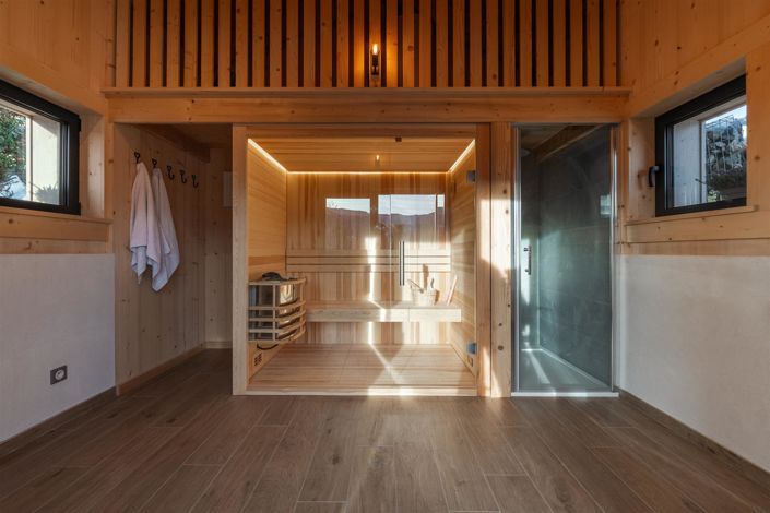 Image No.21-6 Bed House for sale