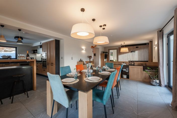 Image No.6-6 Bed House for sale