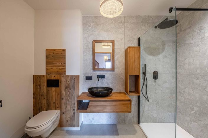 Image No.10-6 Bed House for sale