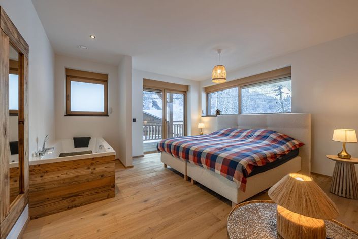 Image No.11-6 Bed House for sale