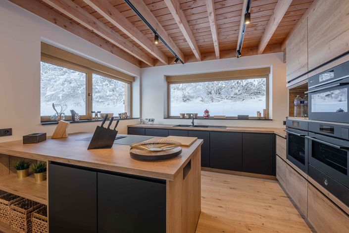 Image No.5-6 Bed House for sale