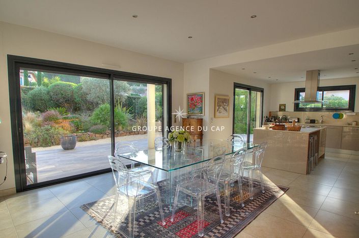 Image No.5-4 Bed House for sale