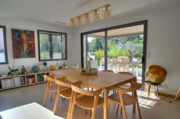 Image No.6-4 Bed House for sale