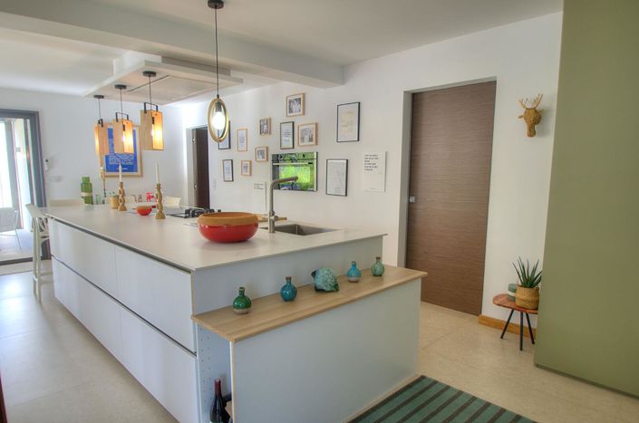 Image No.7-4 Bed House for sale