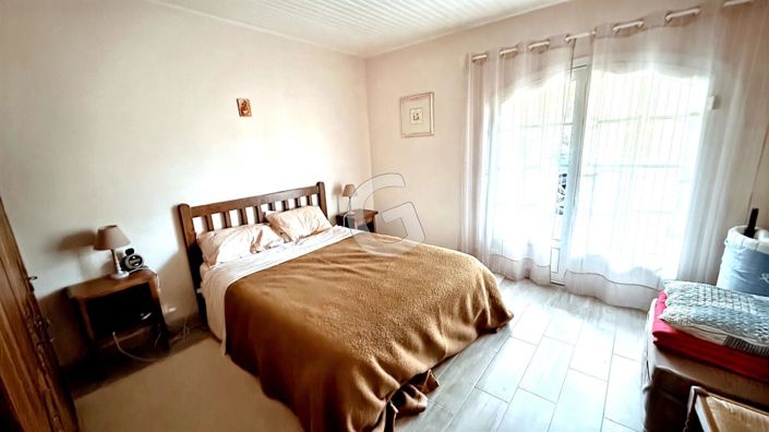 Image No.8-3 Bed House for sale