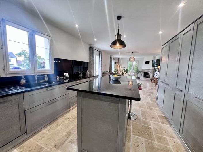 Image No.6-4 Bed House for sale