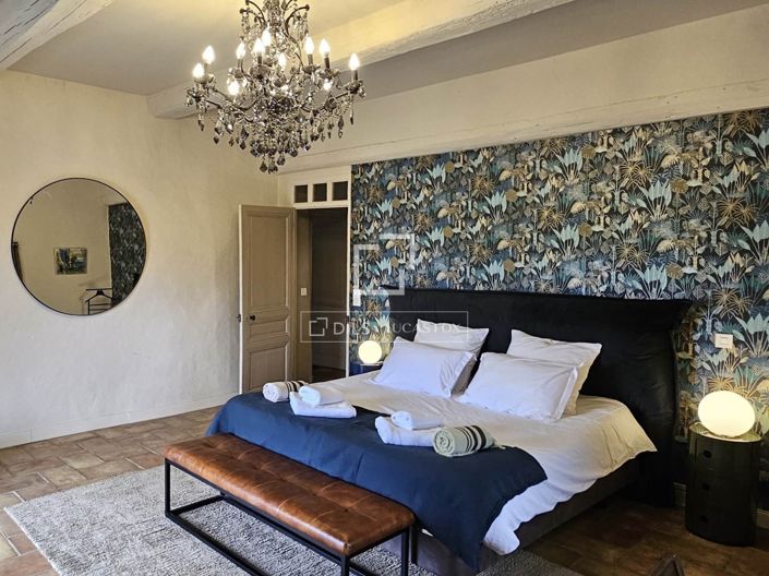 Image No.16-6 Bed House for sale
