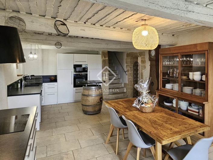 Image No.9-6 Bed House for sale