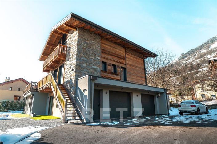 Image No.3-5 Bed House for sale