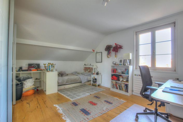 Image No.11-6 Bed Property for sale