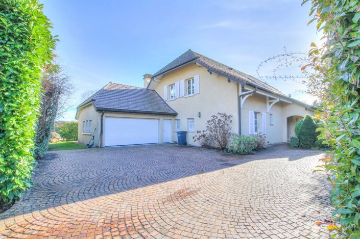 Image No.15-6 Bed Property for sale