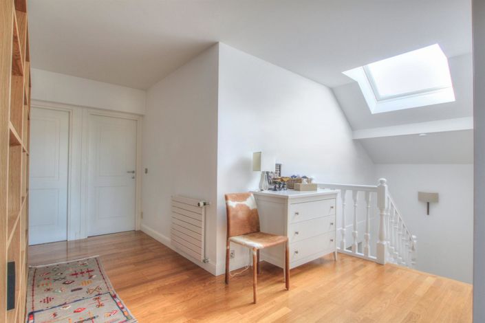 Image No.8-6 Bed Property for sale