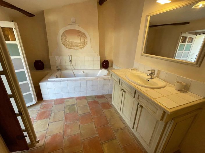 Image No.12-6 Bed House for sale