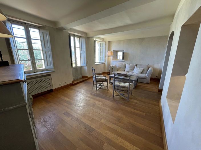 Image No.7-6 Bed House for sale