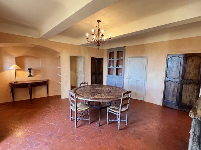 Image No.9-6 Bed House for sale