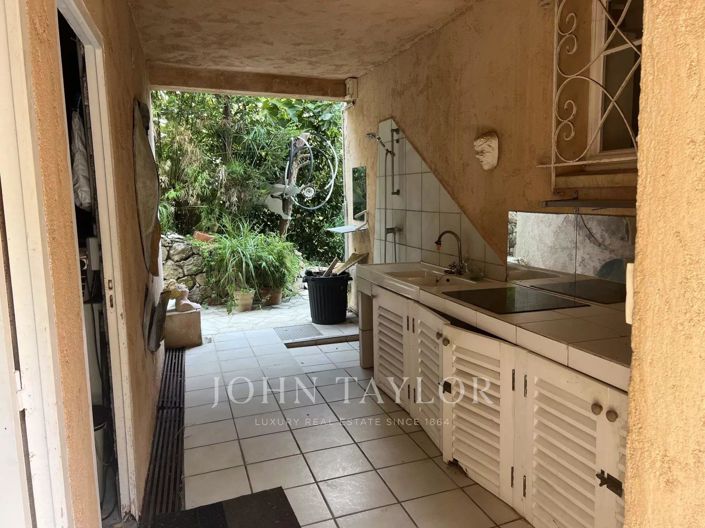 Image No.19-2 Bed House for sale