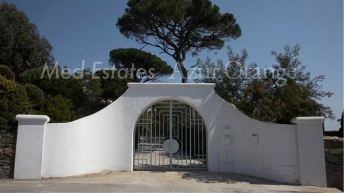 Image No.22-6 Bed House for sale