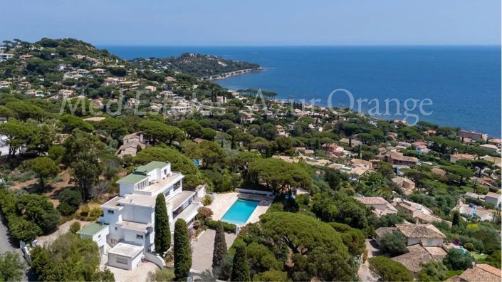 Image No.26-6 Bed House for sale