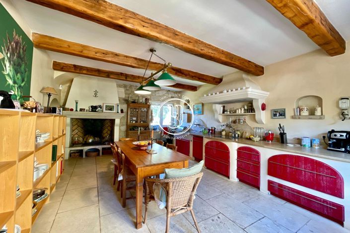 Image No.6-6 Bed House for sale