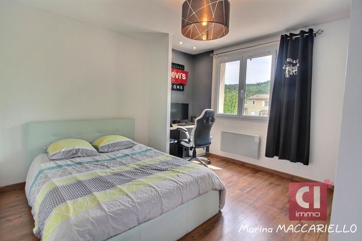 Image No.11-4 Bed House for sale