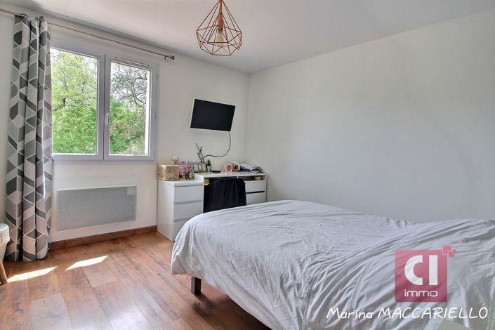 Image No.12-4 Bed House for sale