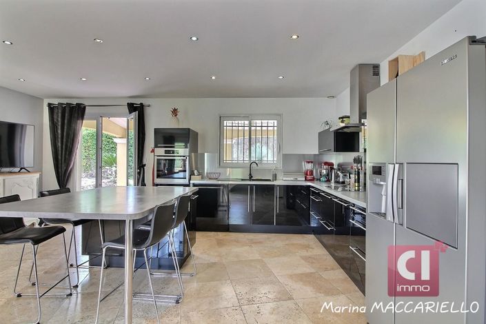 Image No.5-4 Bed House for sale