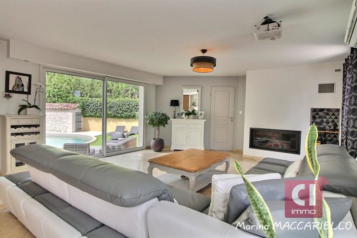 Image No.8-4 Bed House for sale