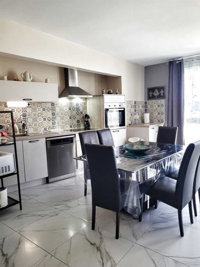 Image No.3-3 Bed Apartment for sale