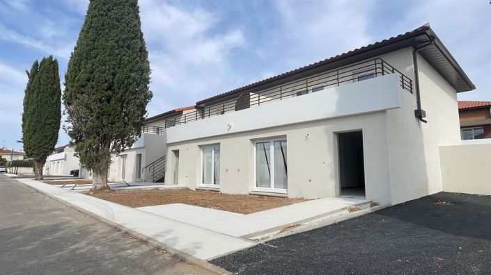 Image No.5-2 Bed House for sale