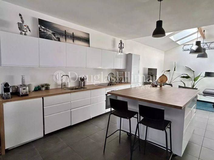 Image No.5-2 Bed House for sale