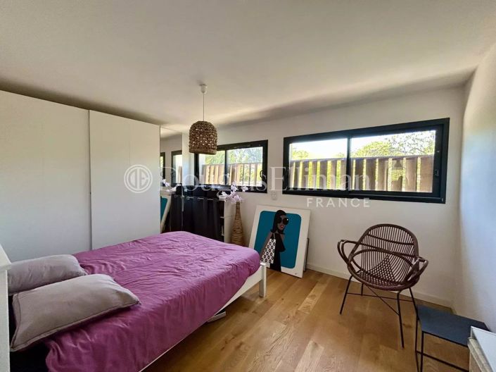 Image No.6-2 Bed House for sale