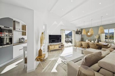 3 Bed Apartment for sale