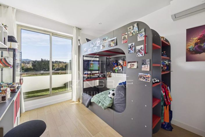 Image No.9-3 Bed Apartment for sale