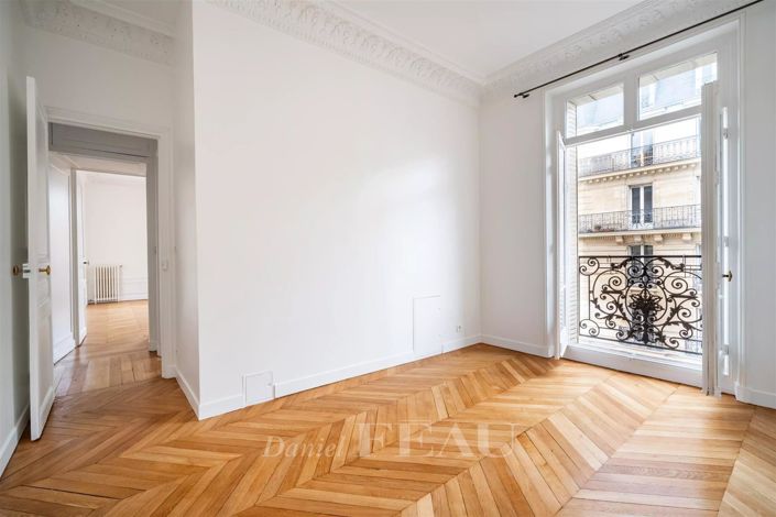 Image No.10-3 Bed Apartment for sale