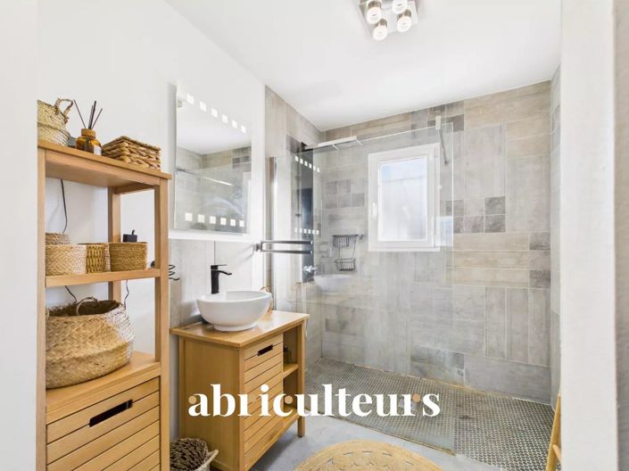 Image No.12-3 Bed House for sale