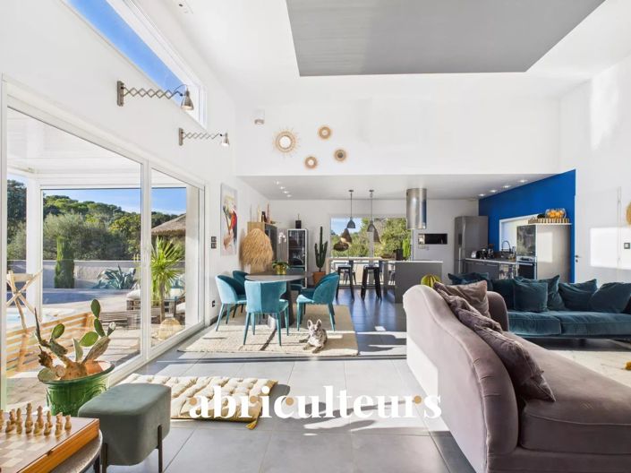 Image No.4-3 Bed House for sale