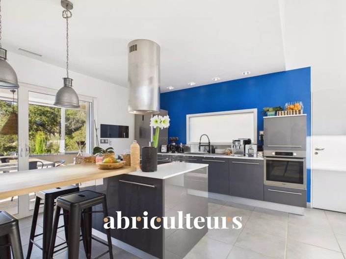 Image No.5-3 Bed House for sale