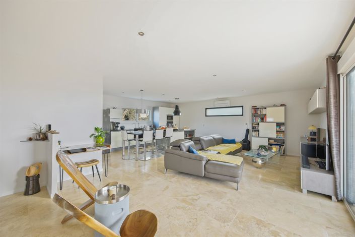 Image No.4-5 Bed House for sale