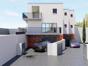 1 - Covilhã, House