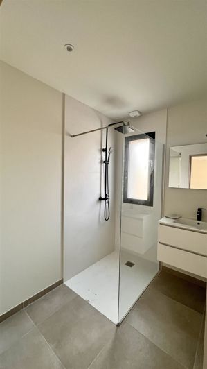 Image No.10-4 Bed House for sale