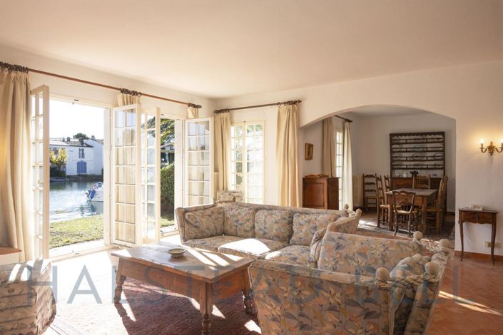 Image No.3-4 Bed House for sale