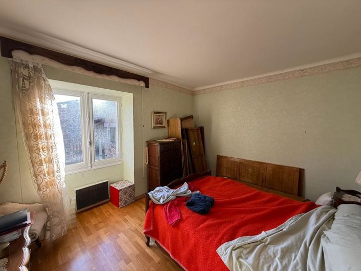 Image No.10-1 Bed House for sale