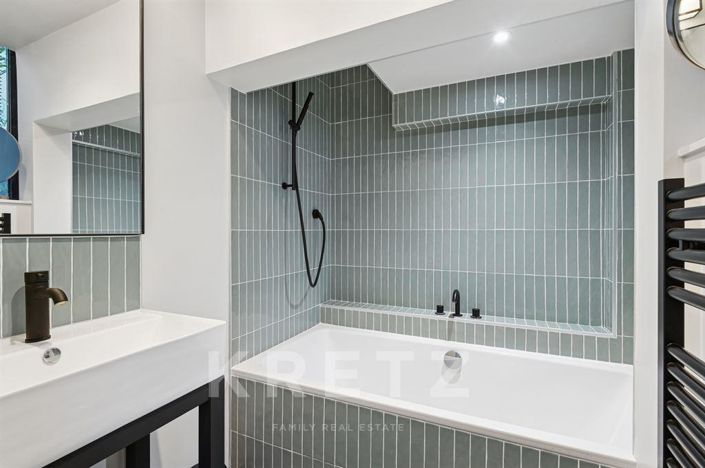 Image No.13-5 Bed Apartment for sale