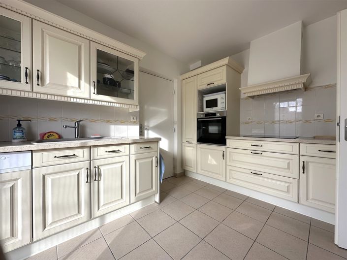 Image No.12-4 Bed House for sale