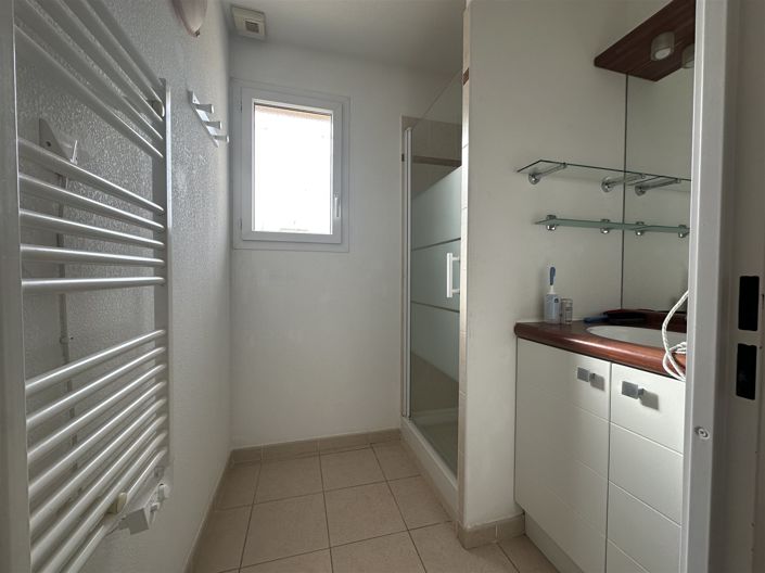 Image No.17-4 Bed House for sale