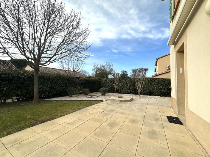 Image No.2-4 Bed House for sale