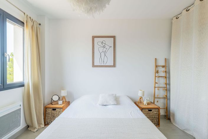 Image No.15-4 Bed Property for sale