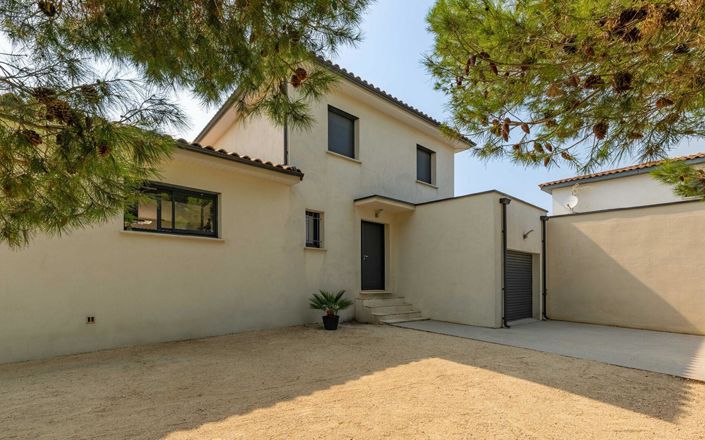 Image No.18-4 Bed Property for sale