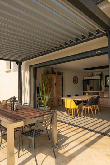 Image No.4-4 Bed Property for sale